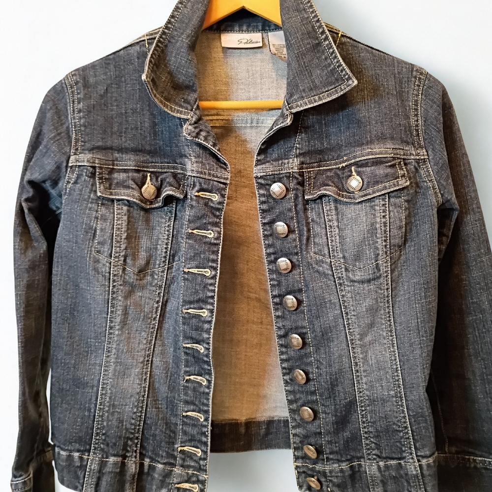 Chico's Platinum Size 0 Denim Jean Jacket With Silver Buttons